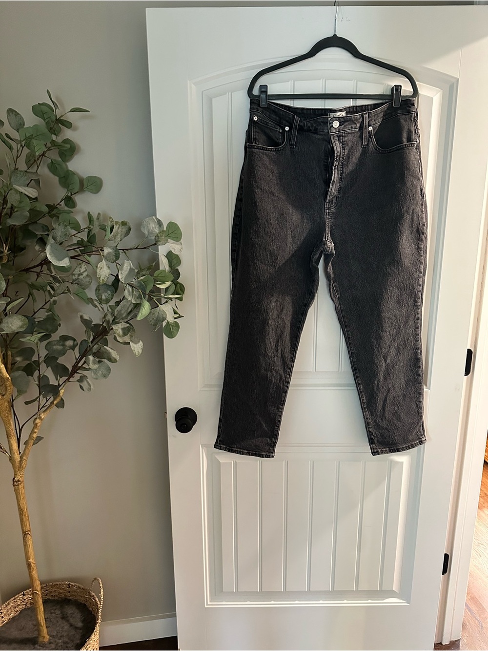 Madewell The Curvy Perfect Vintage Jean — Size 33 — washed black/charcoal